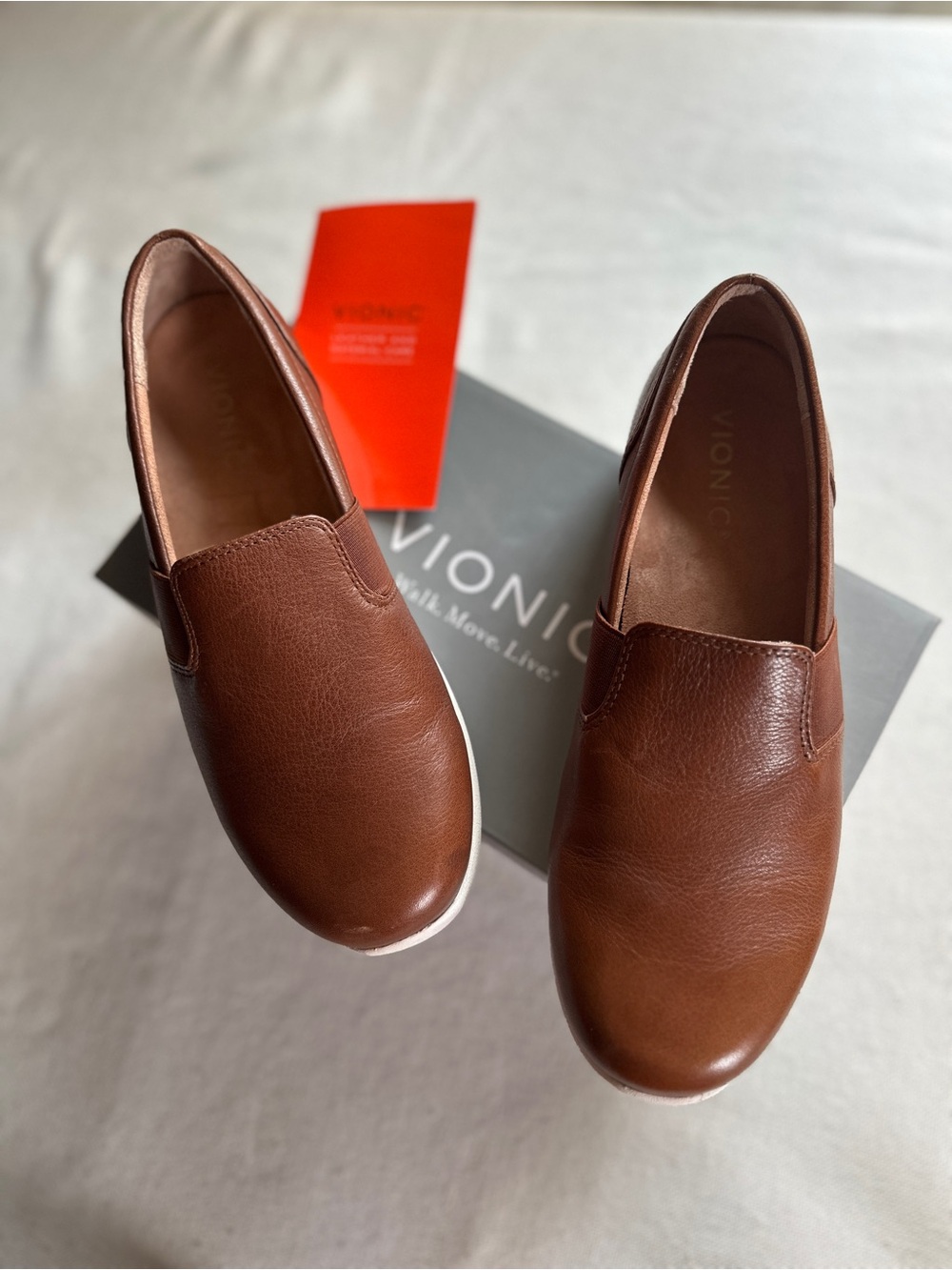 Vionic Magnolia Gianna Cognac Leather Slip-On Shoes | 7.5 NIB